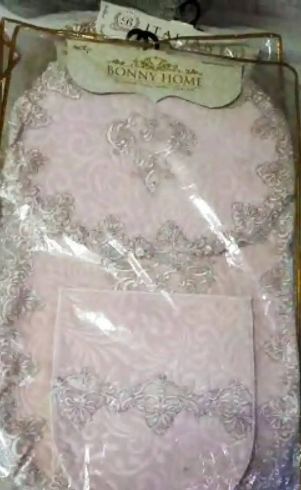 2 pcs large floor mat 1 pcs small mop (toilet seat cover don't) powder Plush Luxury Oval Dowry French Lace mat