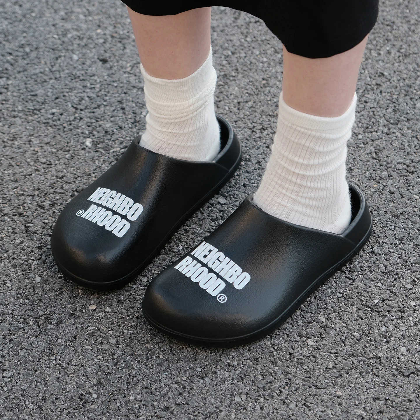 

NBHD Trendy Brand Bocce Clogs Black Closed-Toe Slippers Soft Sole Non-slip Casual Footwear
