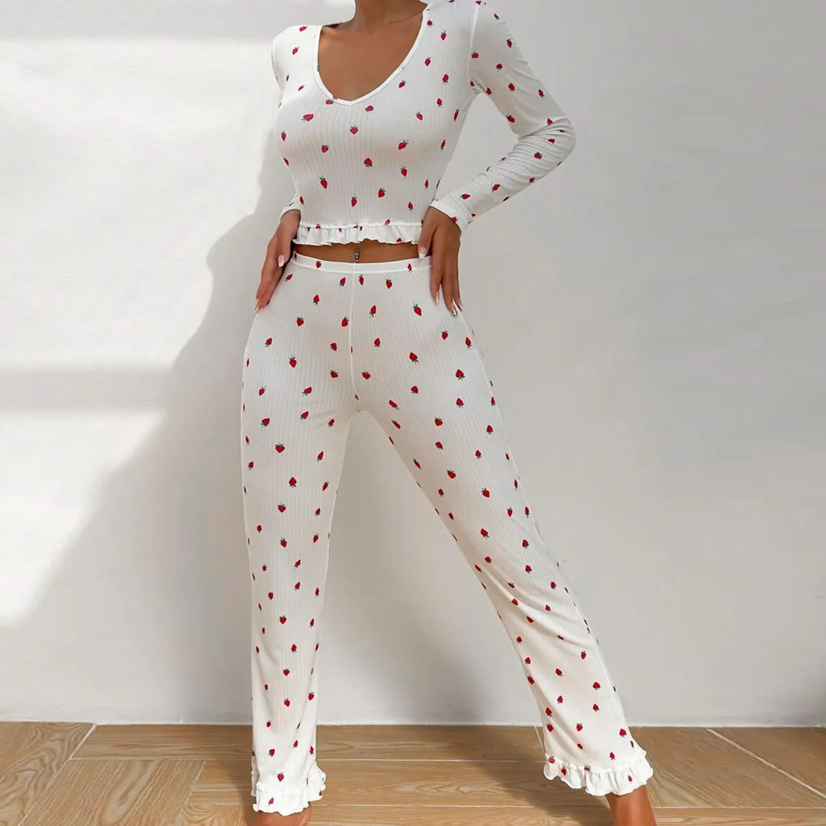 2024 Women\'s Pajama Set Sexy Ruffles Patchwork Long-sleeved Top and Trousers Strawberry Print Sleepwear V-nek Pyjamas Loungewear