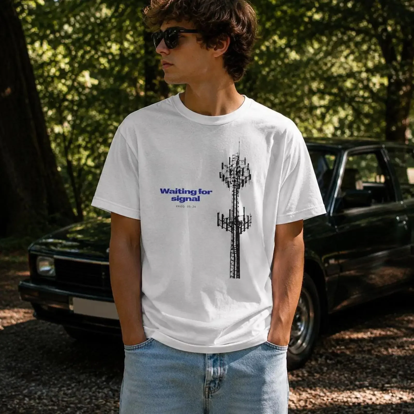 Waiting for Signal T Shirt Minimal Statement Connection Illustration vintage Washed Casual streetwear Slightly Stylish