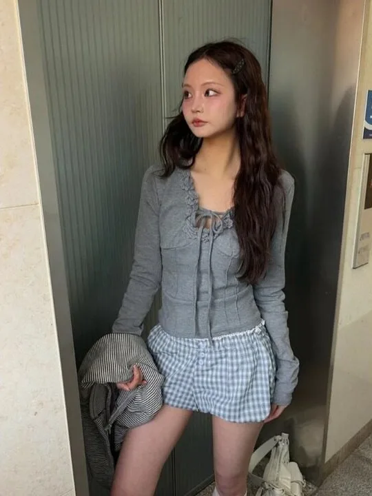 Korean Style Long Sleeve Slim Fit V-Neck T-Shirt Women's Base Layer Shirt Top Lace Trim Belted Autumn New Style Fashion