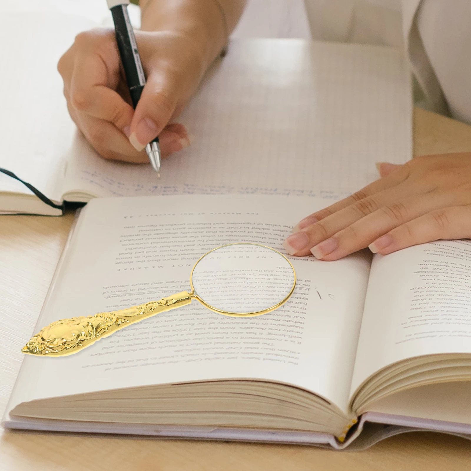 

Embossed Metal Loupe Jewelry Glass Coin Craft Inspection Handheld Pocket Magnifying Reading Loupes Gifts