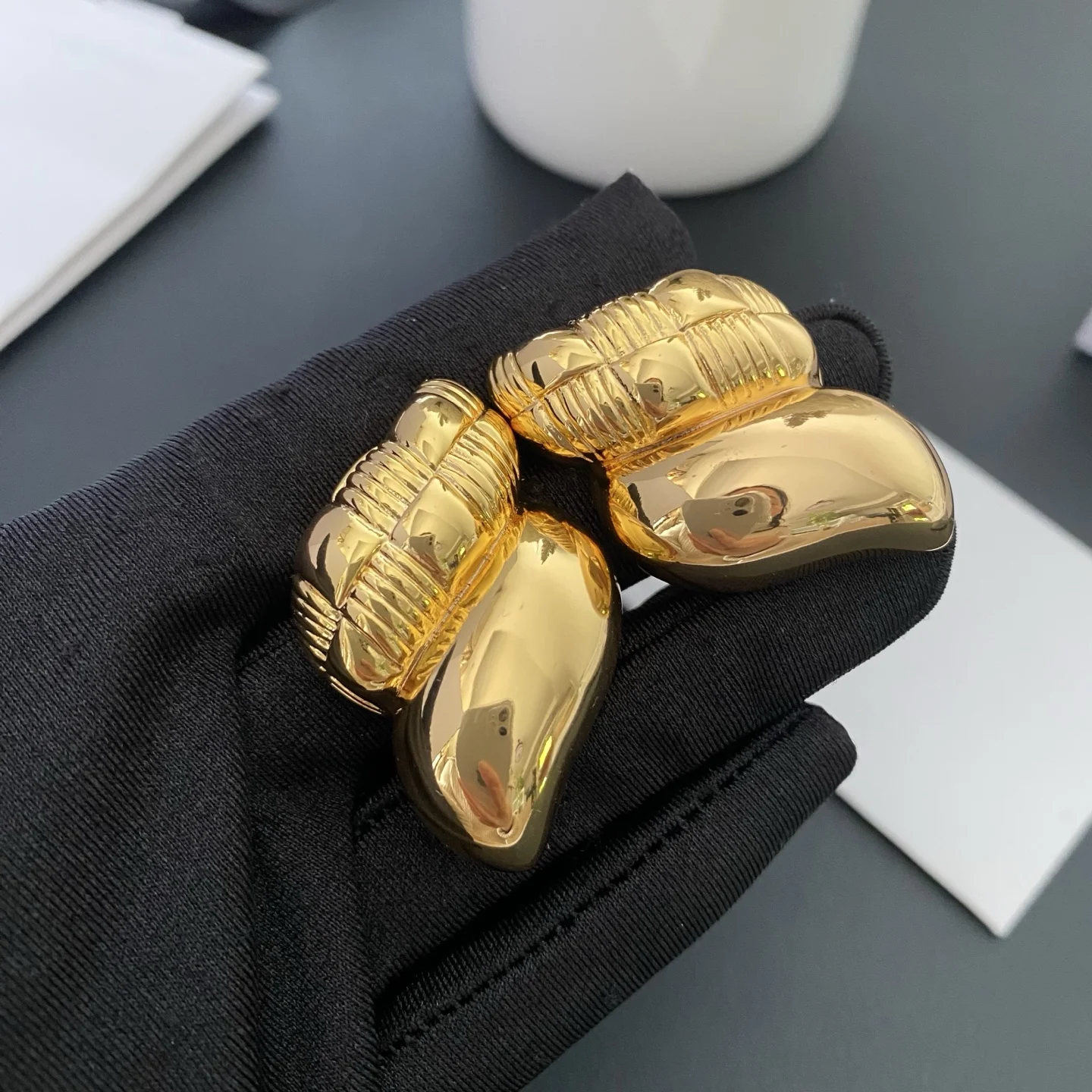 

Vintage Brass Plated Gold Geometric Retro Earrings Ear Clip Woman Europe Luxury Designer Jewelry Trend