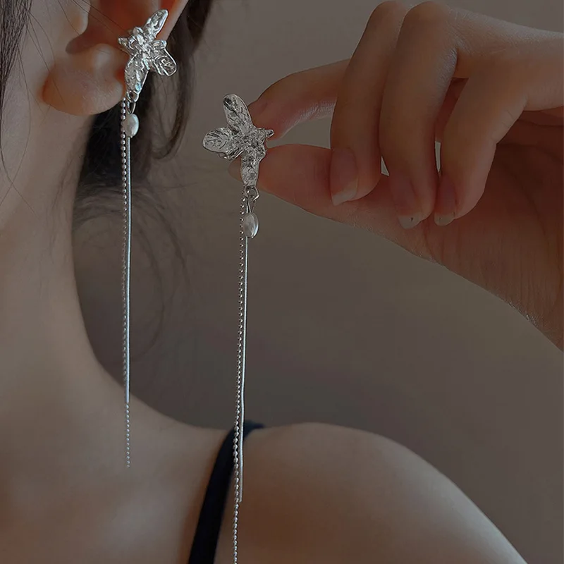 Long butterfly fringed earrings without pierced earrings, women's cold and windy pearl earbone clips, tide earrings.