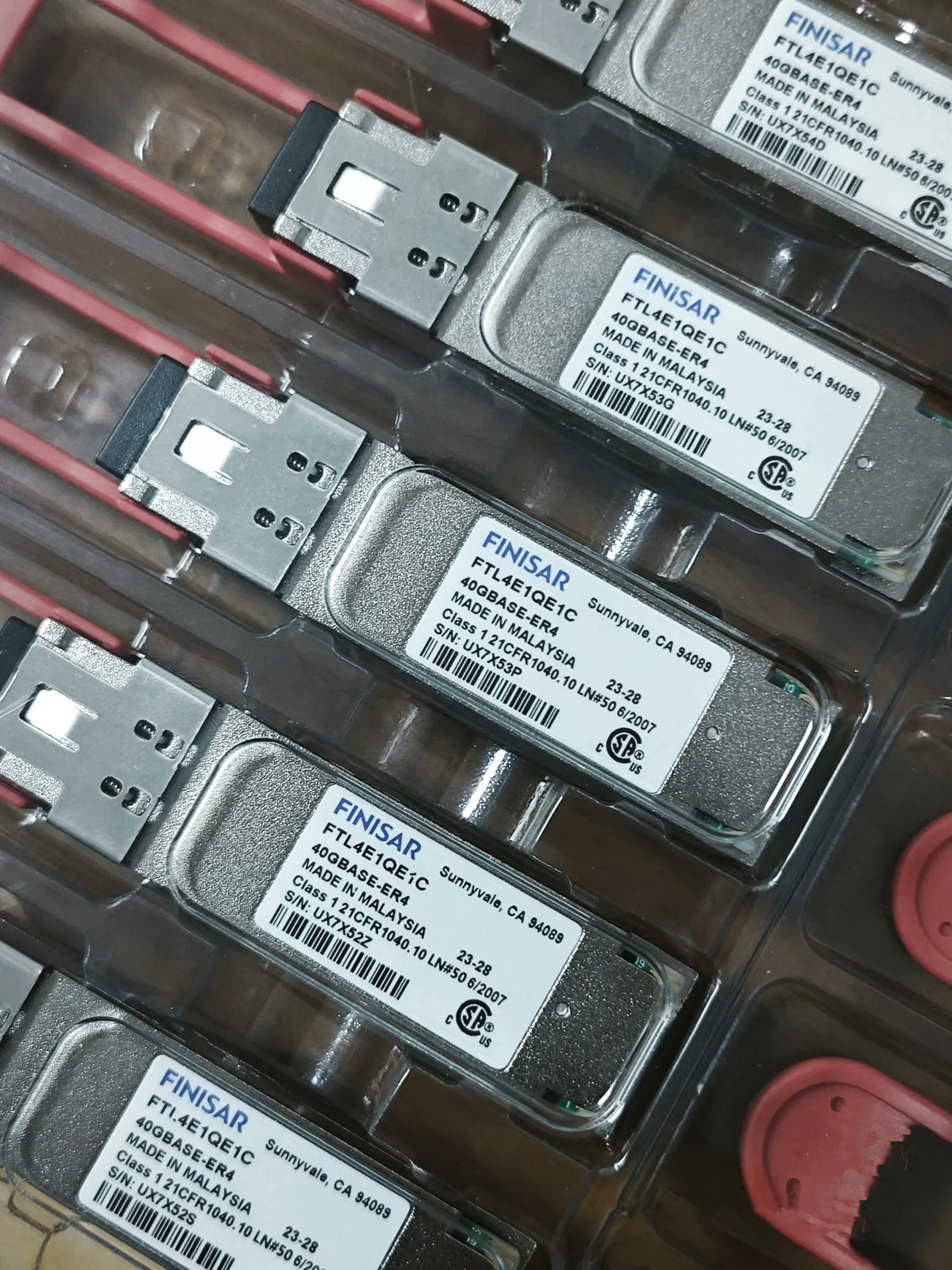 

Оптический трансивер QSFP 40G 40KM Finisar FTL4E1QE1C с интерфейсом LC, 40 Гбит/с, 40 км