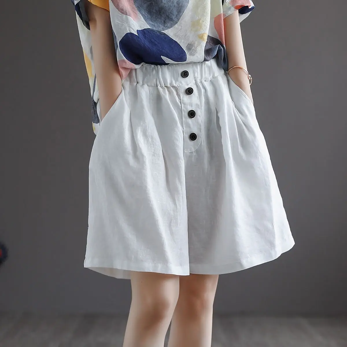 Women's Buttons Cotton Linen Shorts 2026 New Summer Solid Color Wide-leg Casual Shorts Female Lace-up Waist Loose Shorts Pants