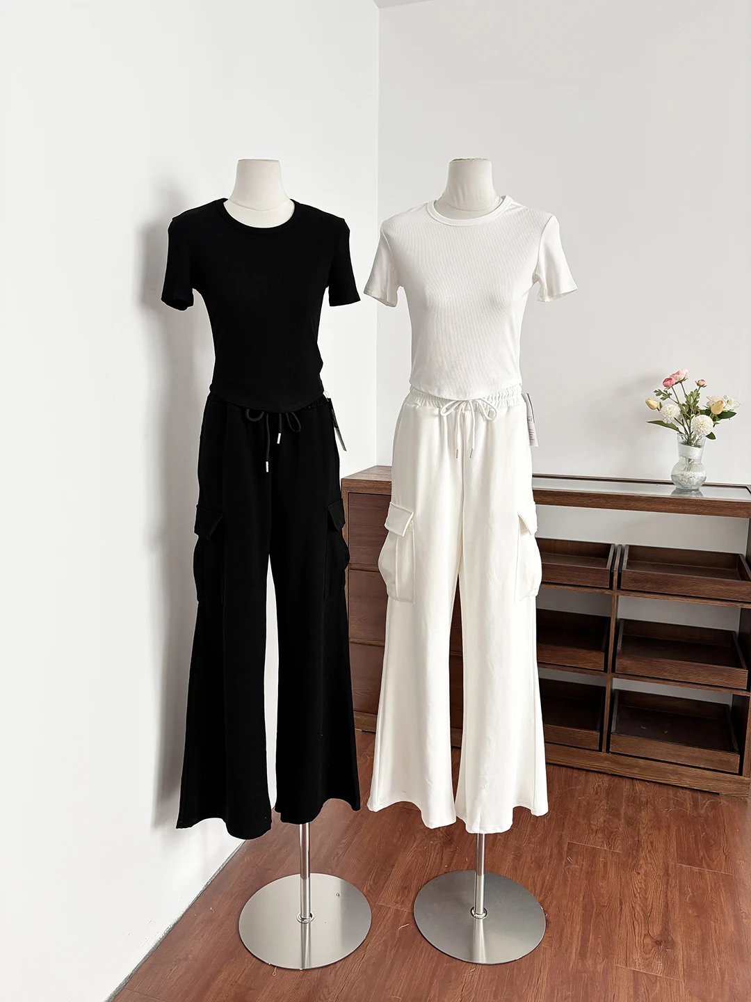 

Summer 2026 Fashionable Korean Style round Neck Short Sleeve T-Shirt High Waist Wide Leg Pants Slimming Effect Versatile Set
