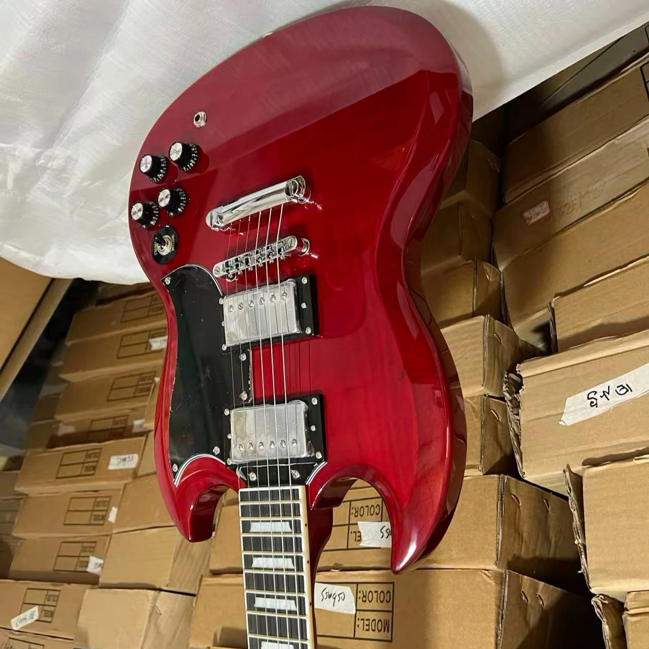 6 سلاسل الغيتار الكهربائي شفاف أحمر SG HH التقاطات توم جسر ثابت أسود خمسة الساخن بيع ترقية الملحقات روك