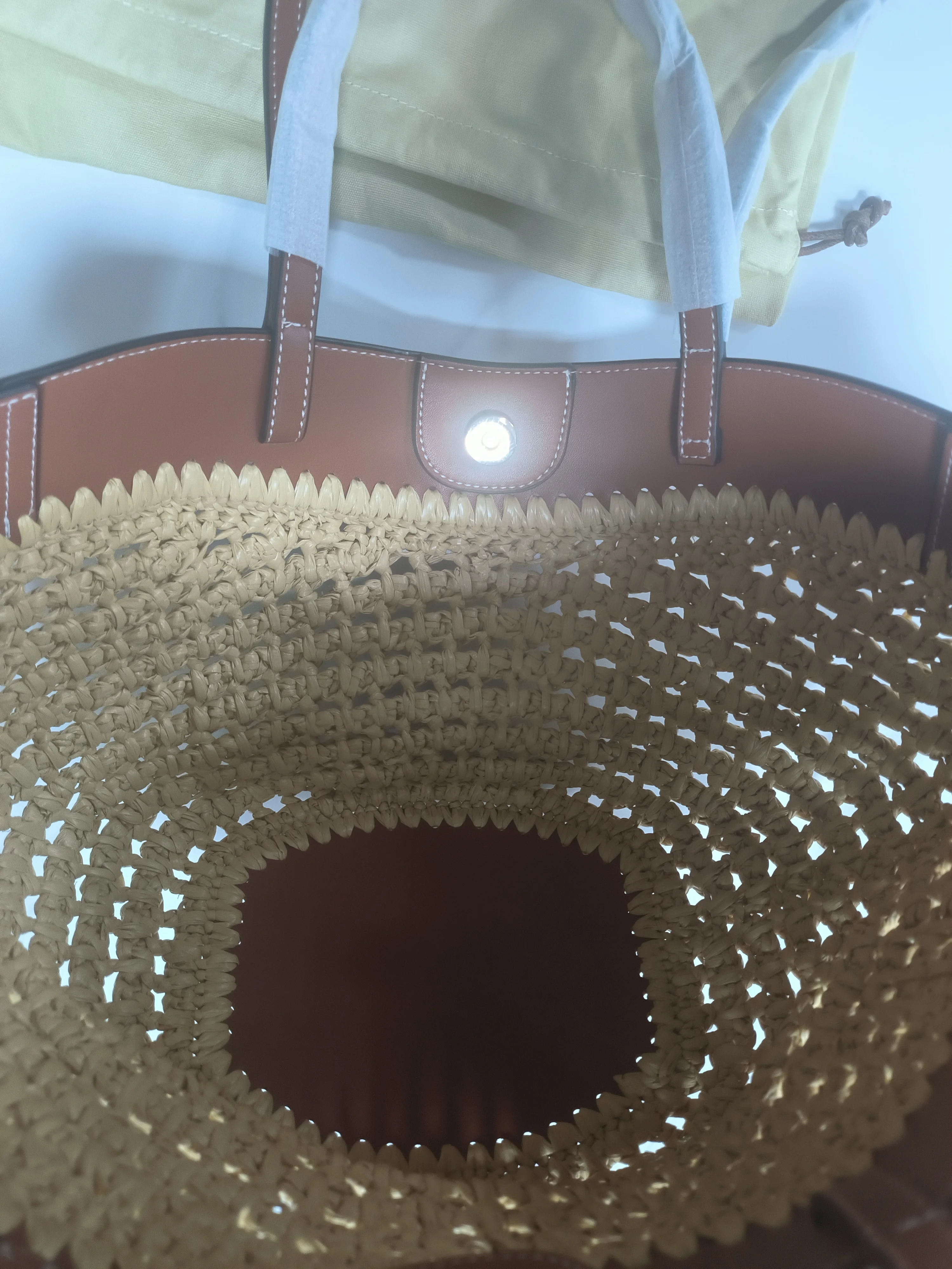 Marke Hohl Woven Strand Tasche Nische Mode Schulter Unterarm Tasche Große Kapazität High-end-Nähte Tote Tasche frauen eimer Tasche – Detail 8