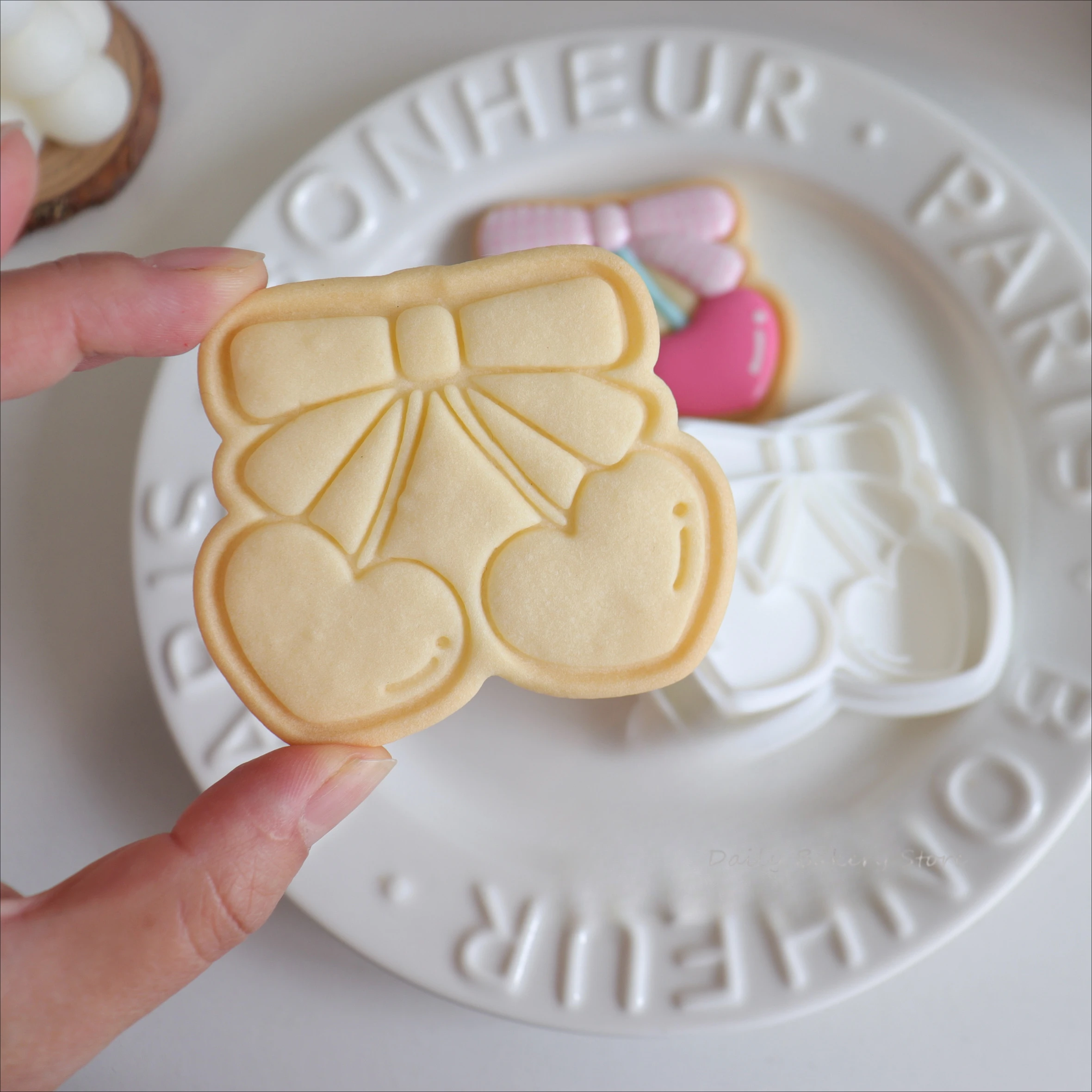 Butterfly Bow Love Cherry Biscuit Mold DIY Girl Lovly Cherry Cake Decorating Tools Fondant Cookie Cutters Stamps Birthday Gifts
