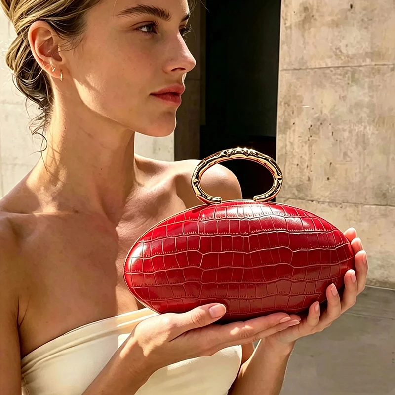  Eiförmige Handtasche mit Krokodil-Textur und Acryl-Griff, ovale Abendtasche mit Kettenriemen für Damen, luxuriöse Clutch für Hochzeiten und Partys. – Detail 7