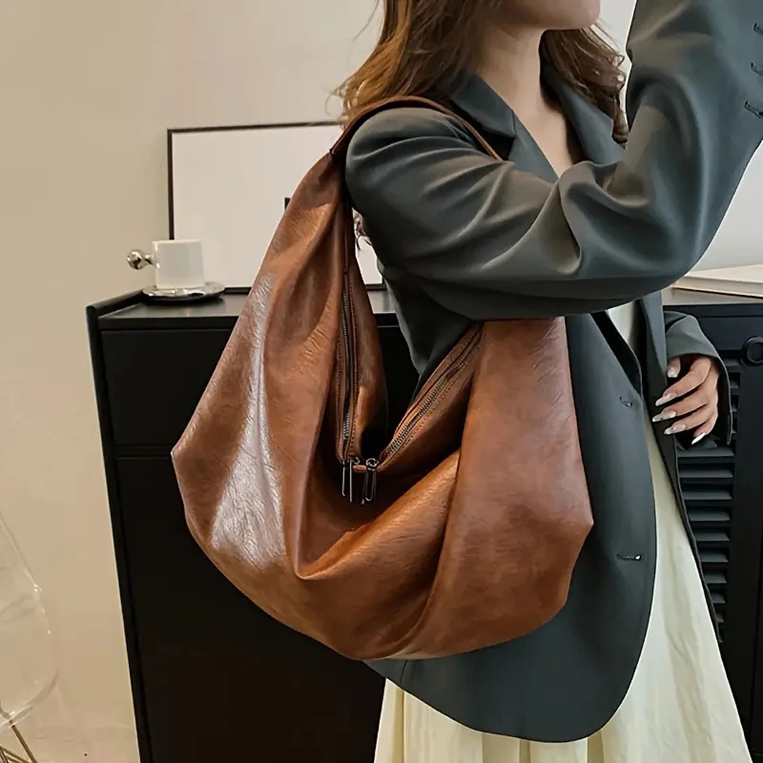 Large capacity underarm shoulder bag for women\'s new casual and minimalist dumpling bag, fashionable and versatile commuting bag