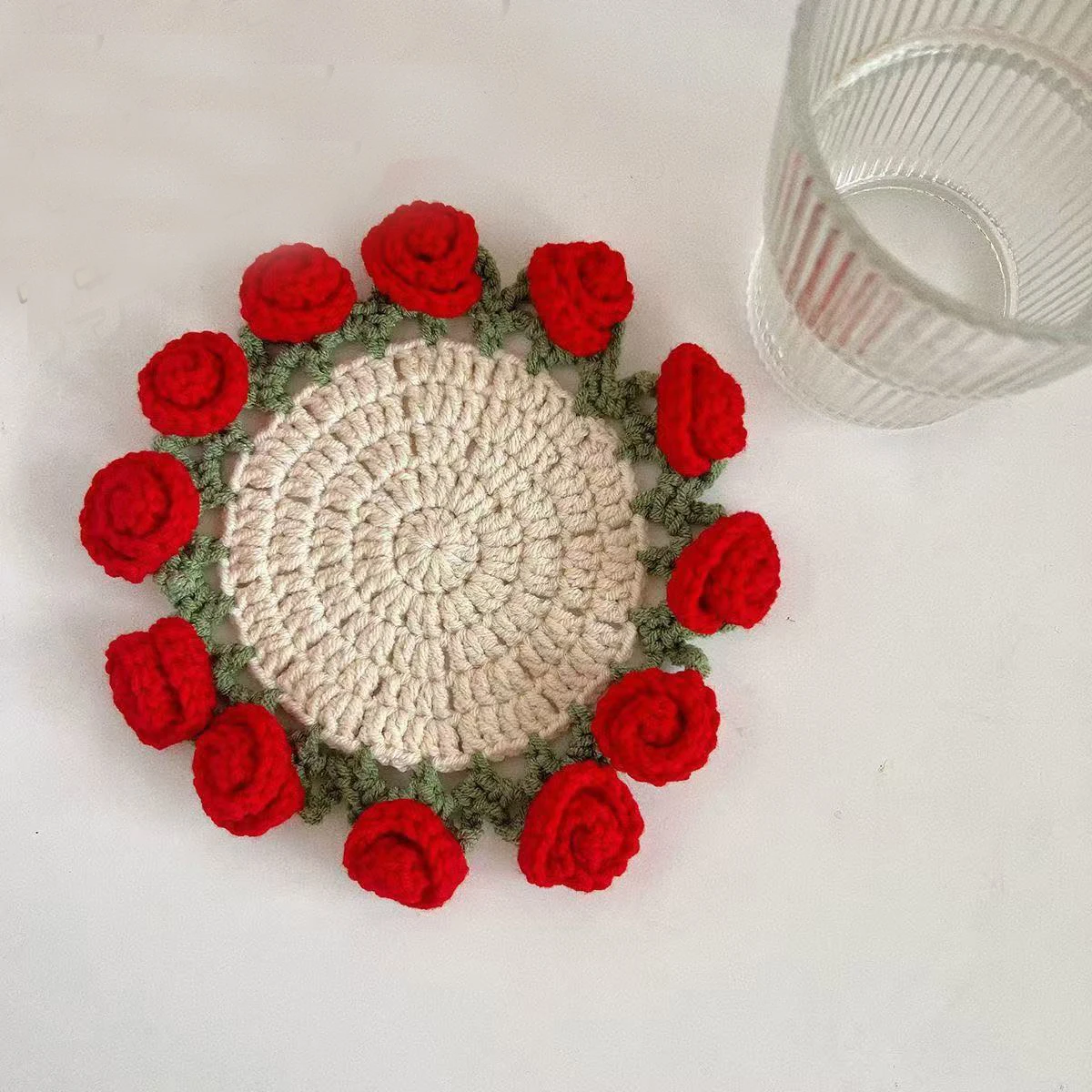 Fertige gewebte Glockenblumen-Tassenuntersetzer, hübsche gestrickte Rosenblumen-Kaffeetassenuntersetzer, gehäkelte Untersetzer mit Pflanzenmotiv – Detail 5