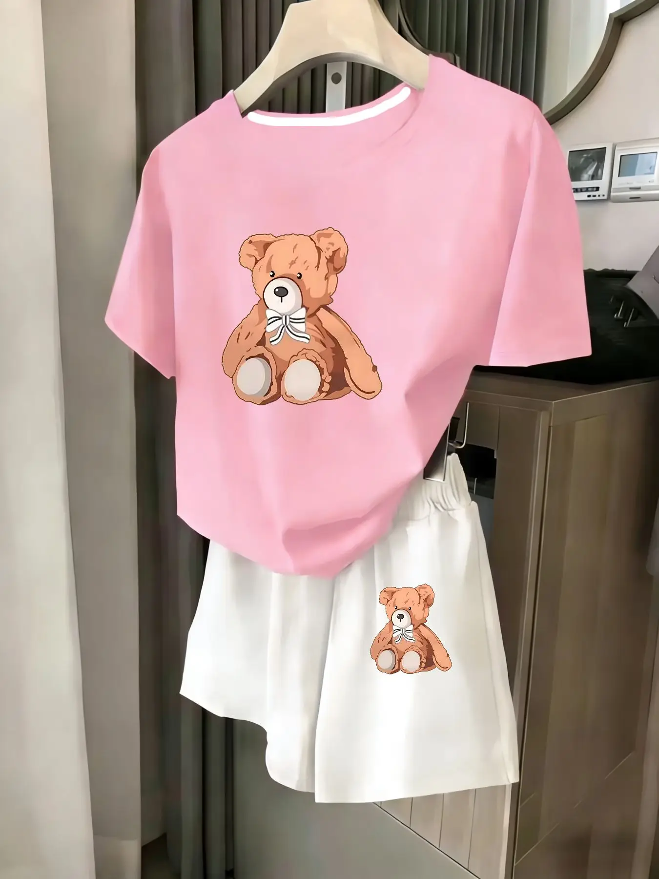 

Ladies 2-Piece Set Summer Beach Vacation Casual round Neck Short Sleeve Random Print T-Shirt Elastic Waist Shorts Suit Comfortab