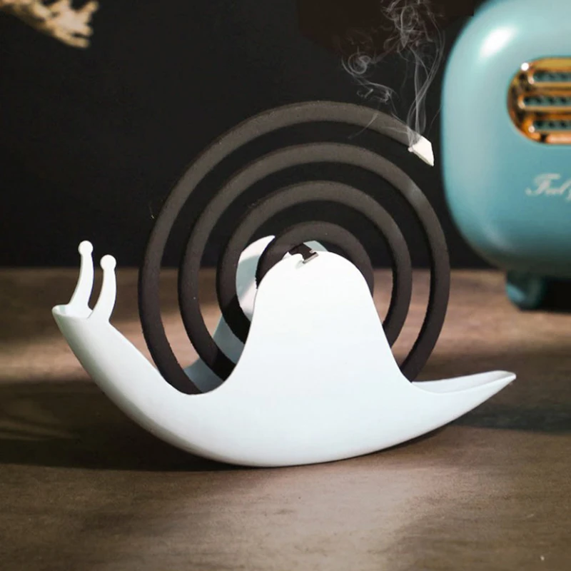 Snail Shape Mosquito Coil Incense Holder Shelf Retro Unique Wrought Iron Metal Stand Cute Ornament For Home Bedroom Decoration