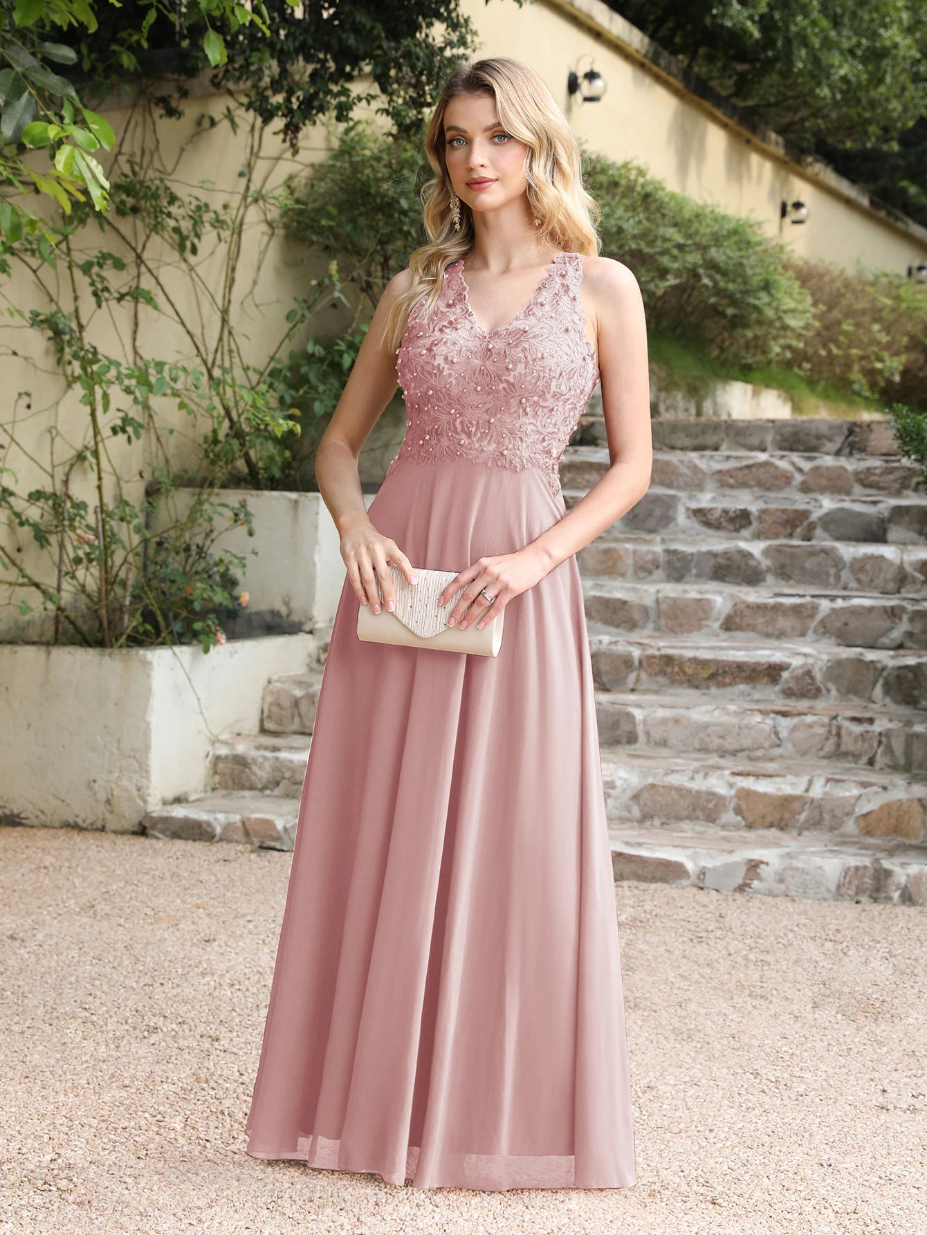 Vestidos de dama de honor rosas elegantes, Apliques de encaje con cuentas, cuello Halter, espalda transparente, Vestido de noche largo de corte en A, Vestido de fiesta de boda