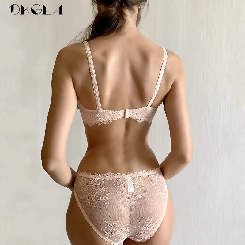 مجموعة الملابس الداخلية رفيعة للغاية بالإضافة إلى حجم حمالات الصدر A B C كوب مثير الدانتيل الصدرية مجموعة شفافة النساء الملابس الداخلية القوس التطريز الأسود
