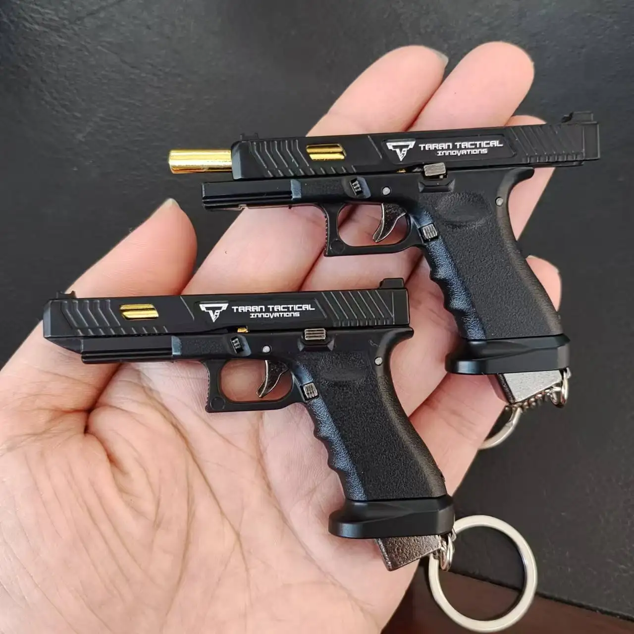 Alloy 1:3 Pistol Model G34 TTI 1911 G17 Disassemble Mini Gun Toy Keychain Bag Pendant Craft for Chlidren Adults