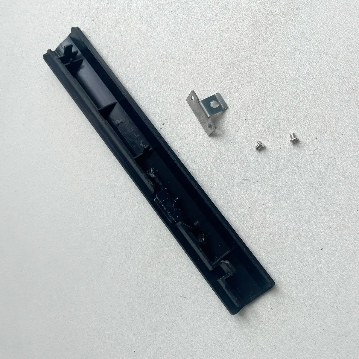 

DVD ODD Optical Disk Drive Bezel Panel Black Cover Baffle Rear Tail Metal Mounting Bracket Holder Hook for Dell Latitude E5440