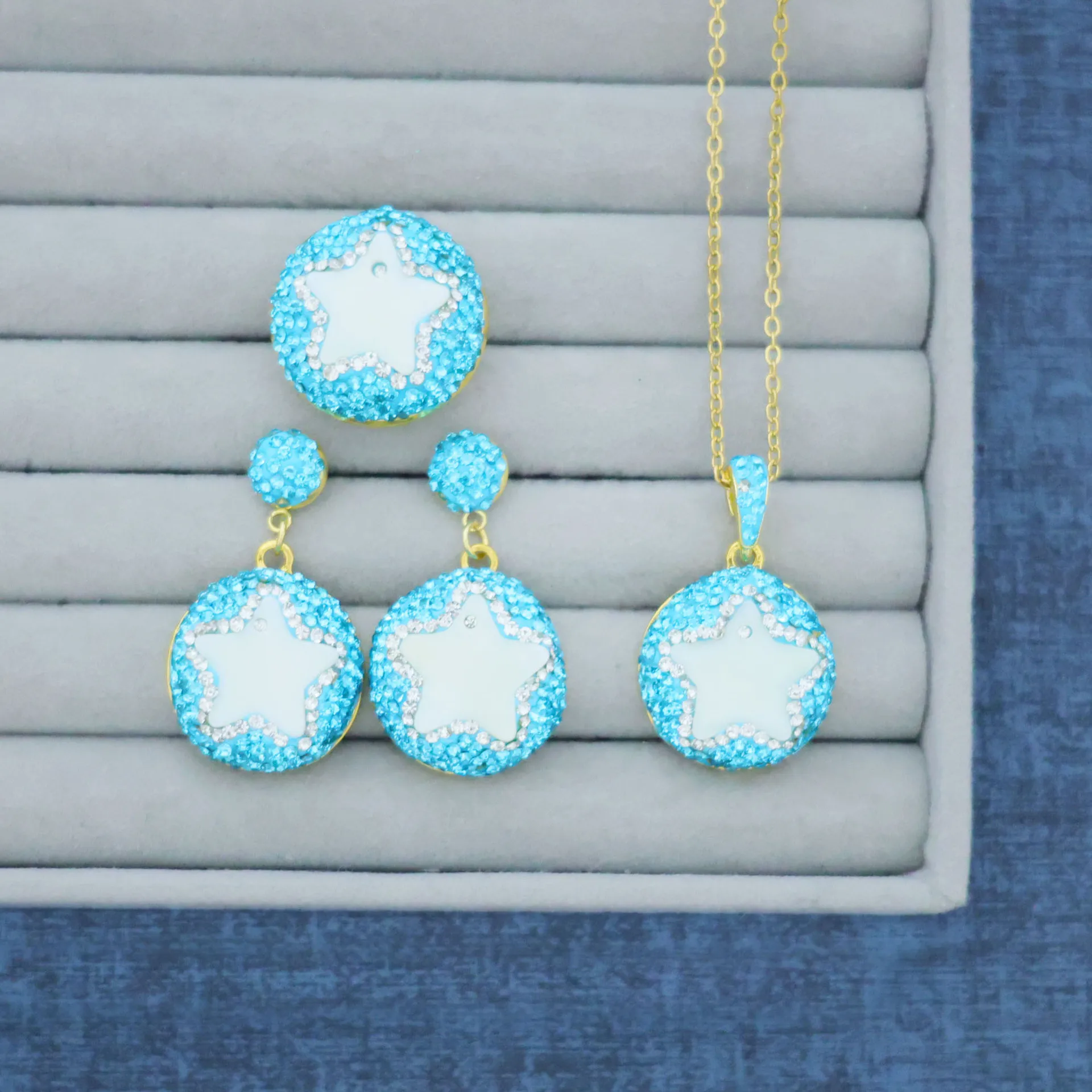 Cross-border foreign trade European and American personality fashion natural sea water white shell DIY hand-carved star three-pi