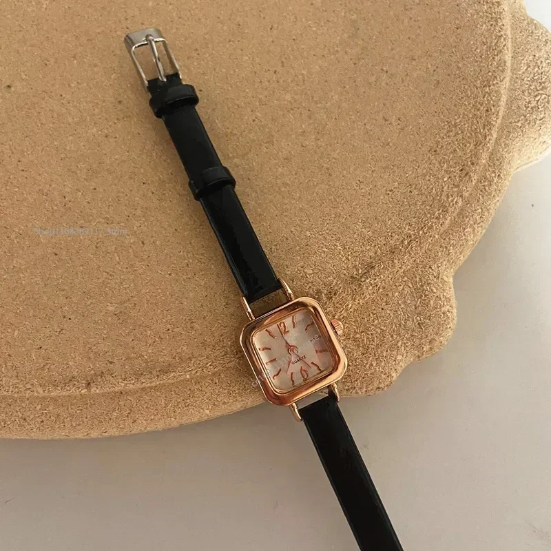 Gran oferta de Reloj para Mujer, esfera cuadrada pequeña, correa de cuero fina, Reloj de pulsera para Mujer, relojes elegantes de cuarzo para Mujer, Reloj informal para Mujer