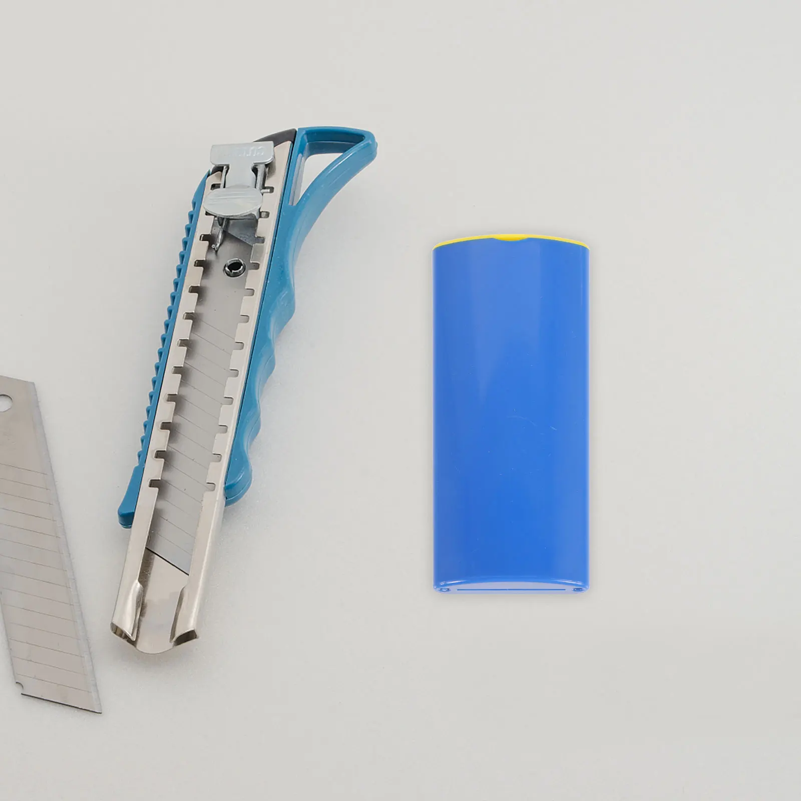 

Discarded Black Magnetic Safety Broken Sharps Waste Container Container Recycling Box Waste Blades Storage