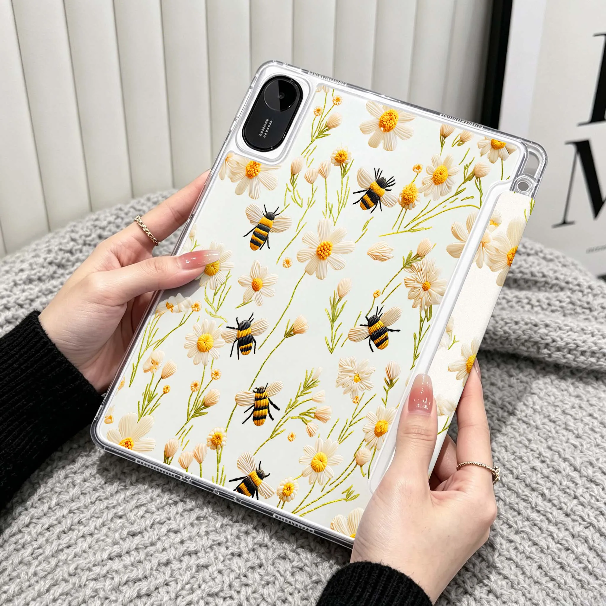 Daisy Bee Pattern Case For Xiaomi Redmi Poco Pad 5 6 7 8 Pro SE 11 11.2 12.1 Inch Transparent Y-Shaped Folding Tablet