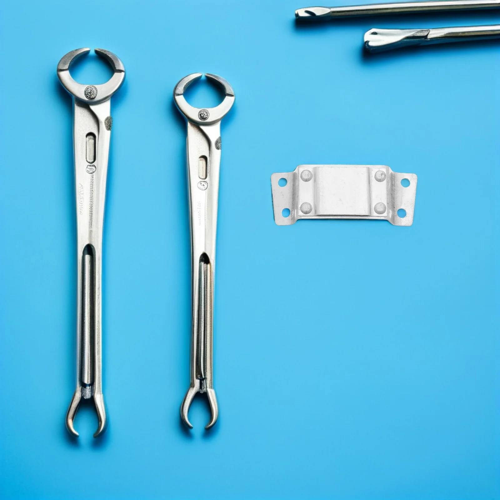 

1Set Mining Hardhat Light Holder Mount Bracket Headlamp Clips Clip Fixings for Secure Cable Management