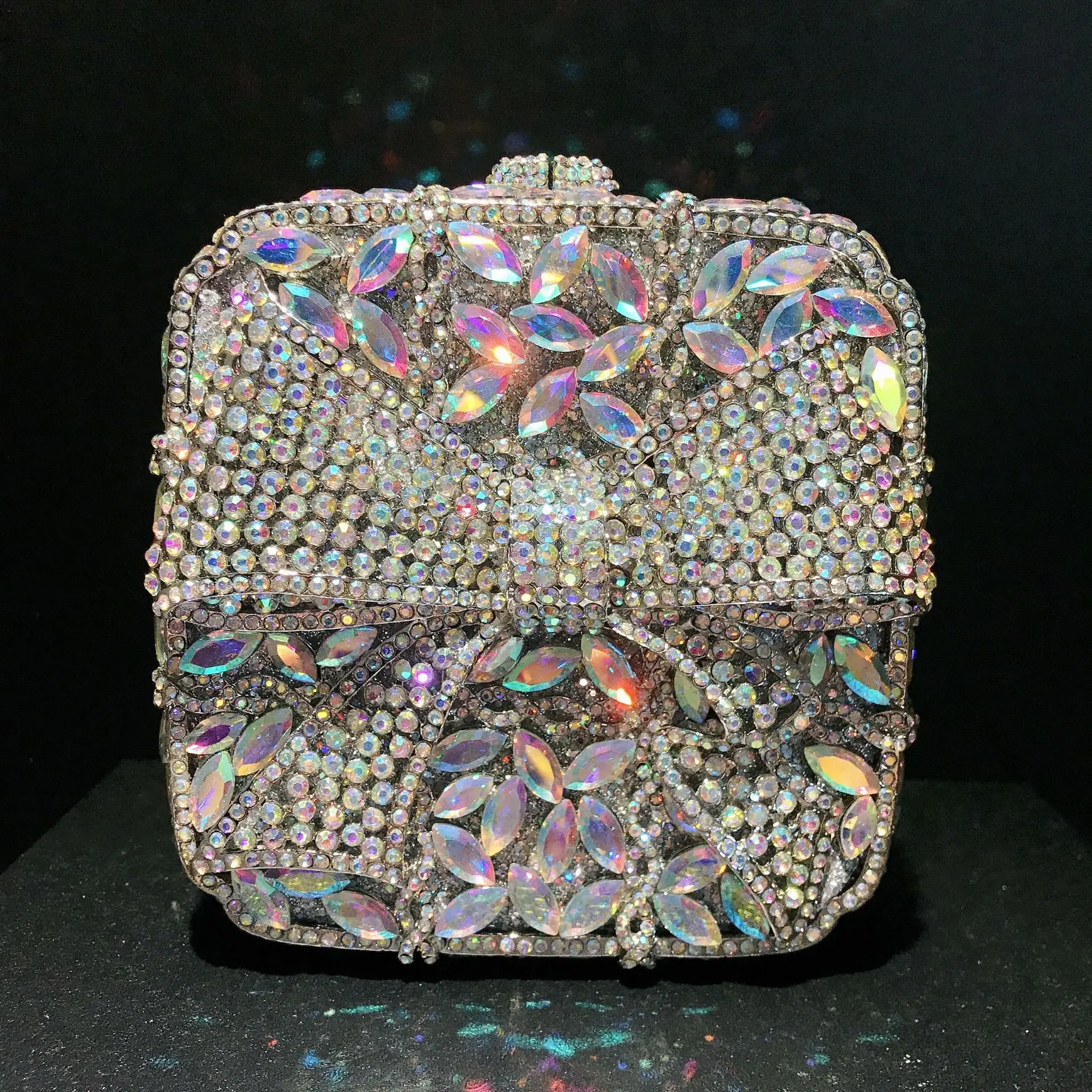 New Diamond Clutch The Latest Style Is On Sale Women Rhinestone Evening Bags Luxury Designer Handbags for Female Shiny Party Bag