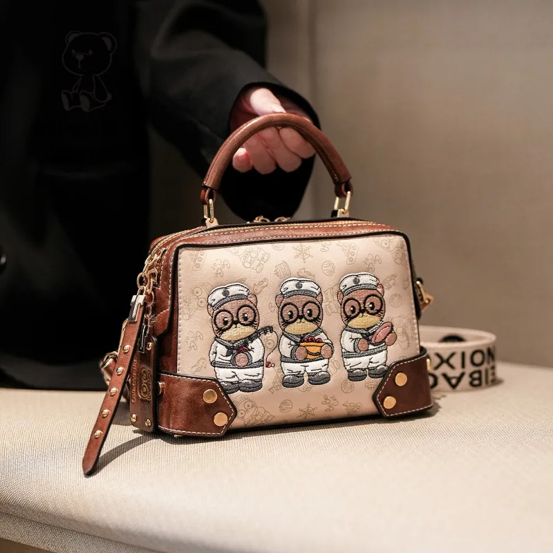 

Women's Bag New Casual Fashion Boston Handbag Bear Pattern Design High-end Leather Bag Popular Shoulder Messenger Bag