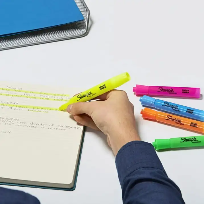 

Sharpie Tank Style Highlighters, Chisel Tip, Fluorescent Yellow, Box of 36