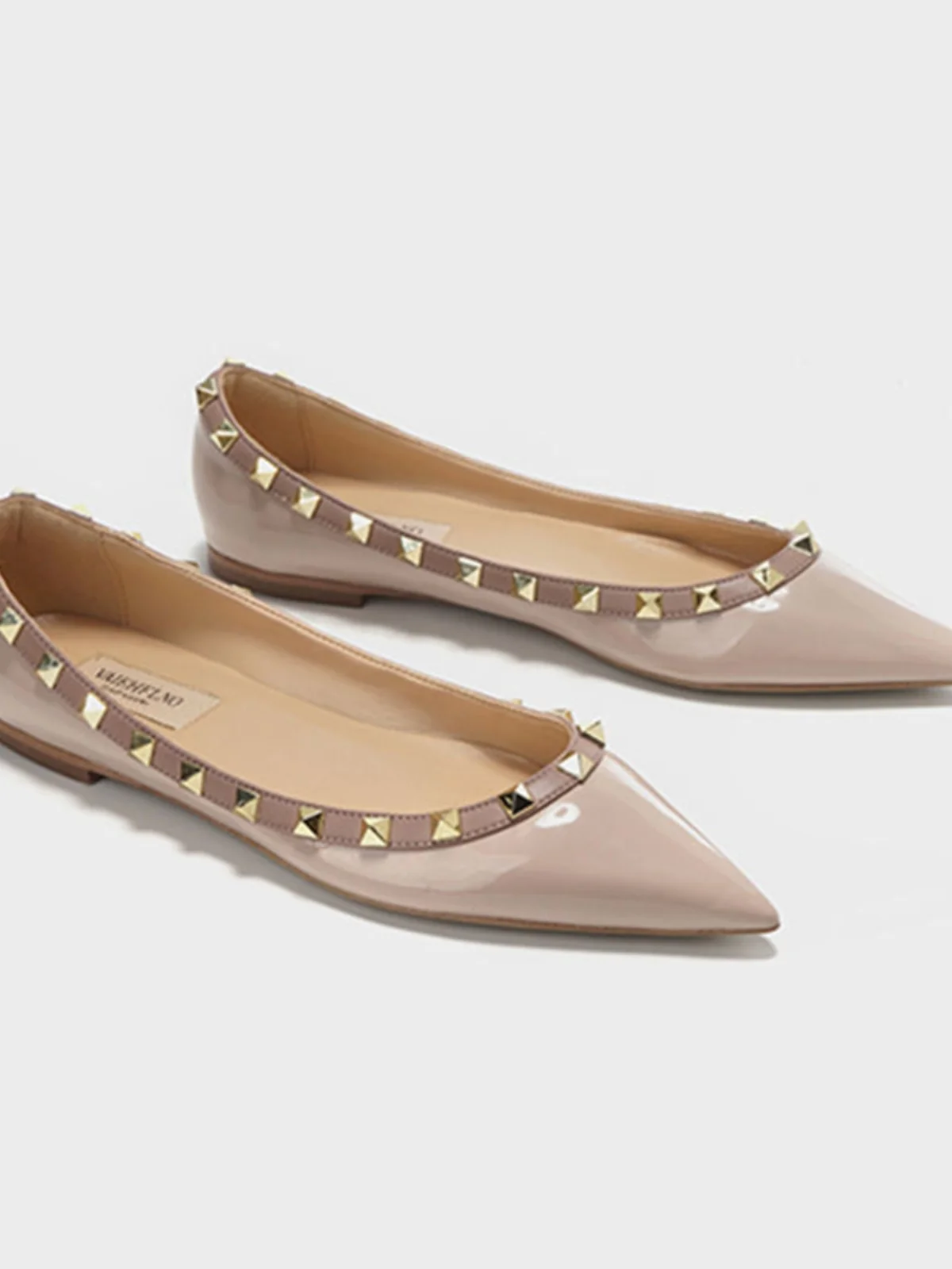 

Women's Flat Shoes Spring New Style Rivet Pointed Toe Slip-On Soft Bottom Fashionable Casual Fashion Single Shoes Trendy