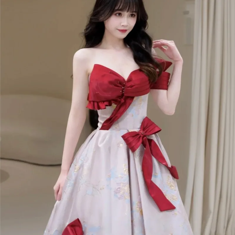 Elegant fashion toast new sense of high order light luxury dress