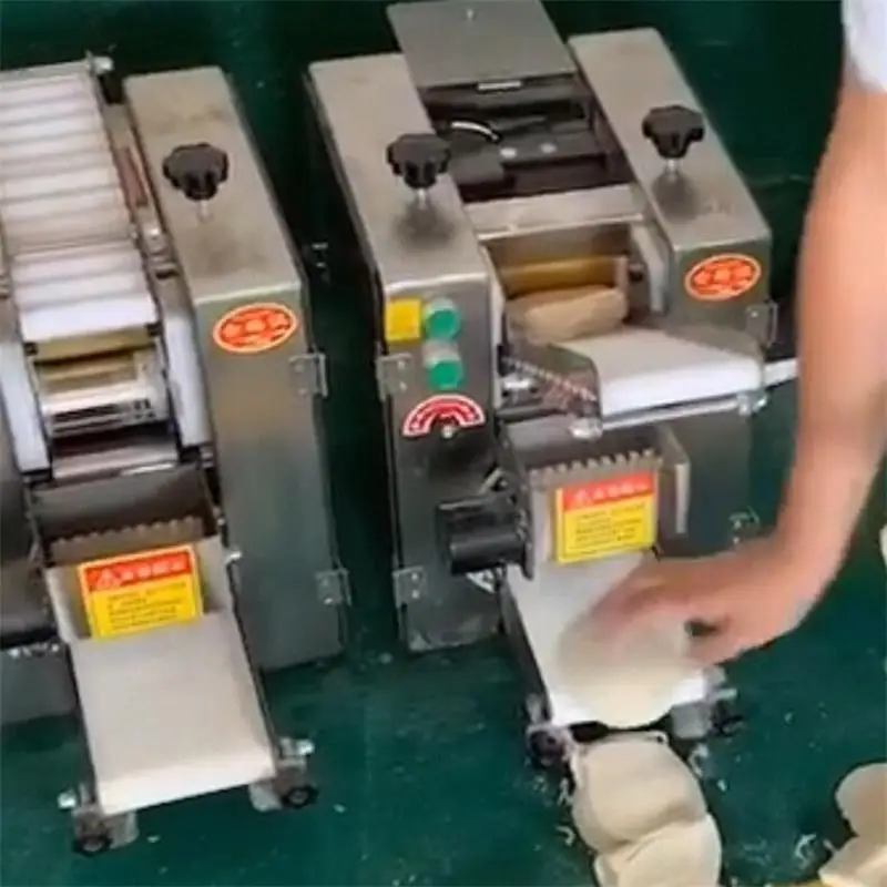 Máquina automática comercial para hacer piel de bola de masa de Gyoza Ravioli Samosa Momo Empanda Buns
