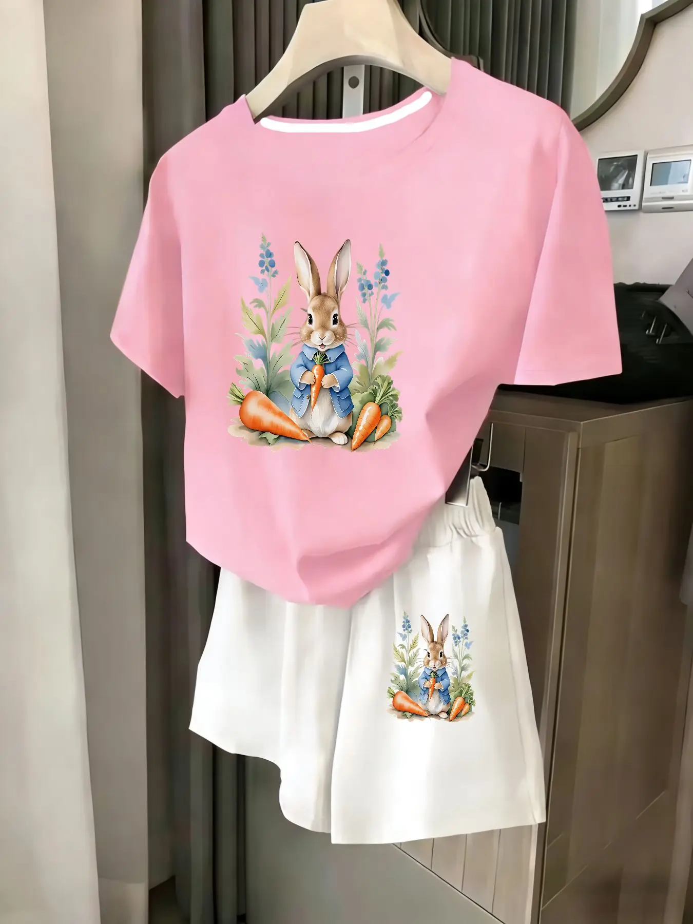 

Ladies 2-Piece Set Summer Beach Vacation Casual round Neck Short Sleeve Random Print T-Shirt Elastic Waist Shorts Suit Comfortab