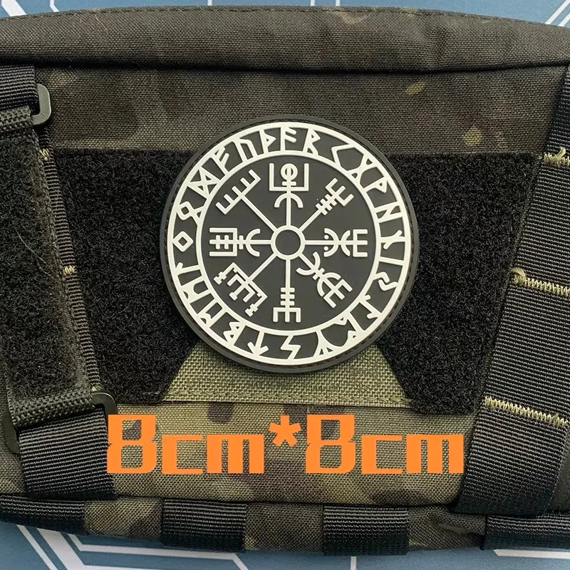 Glow in Dark Vegvisir Viking Compass Rune Patch Odin Logo Norse Rune Morale Tactical PVC Fastener Applique uniformi emblema Badge