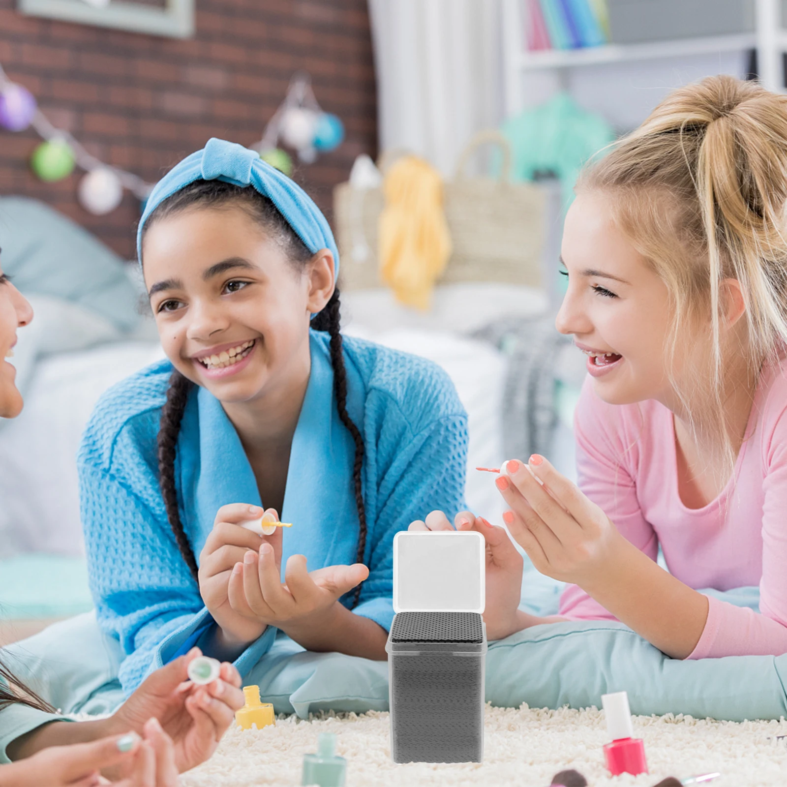 

600Pcs Lint Free Nail Wipes Polish Remover Pads Absorbent Portable Travel Home Salon Use Nail Polish Remover Lint Free Wipes