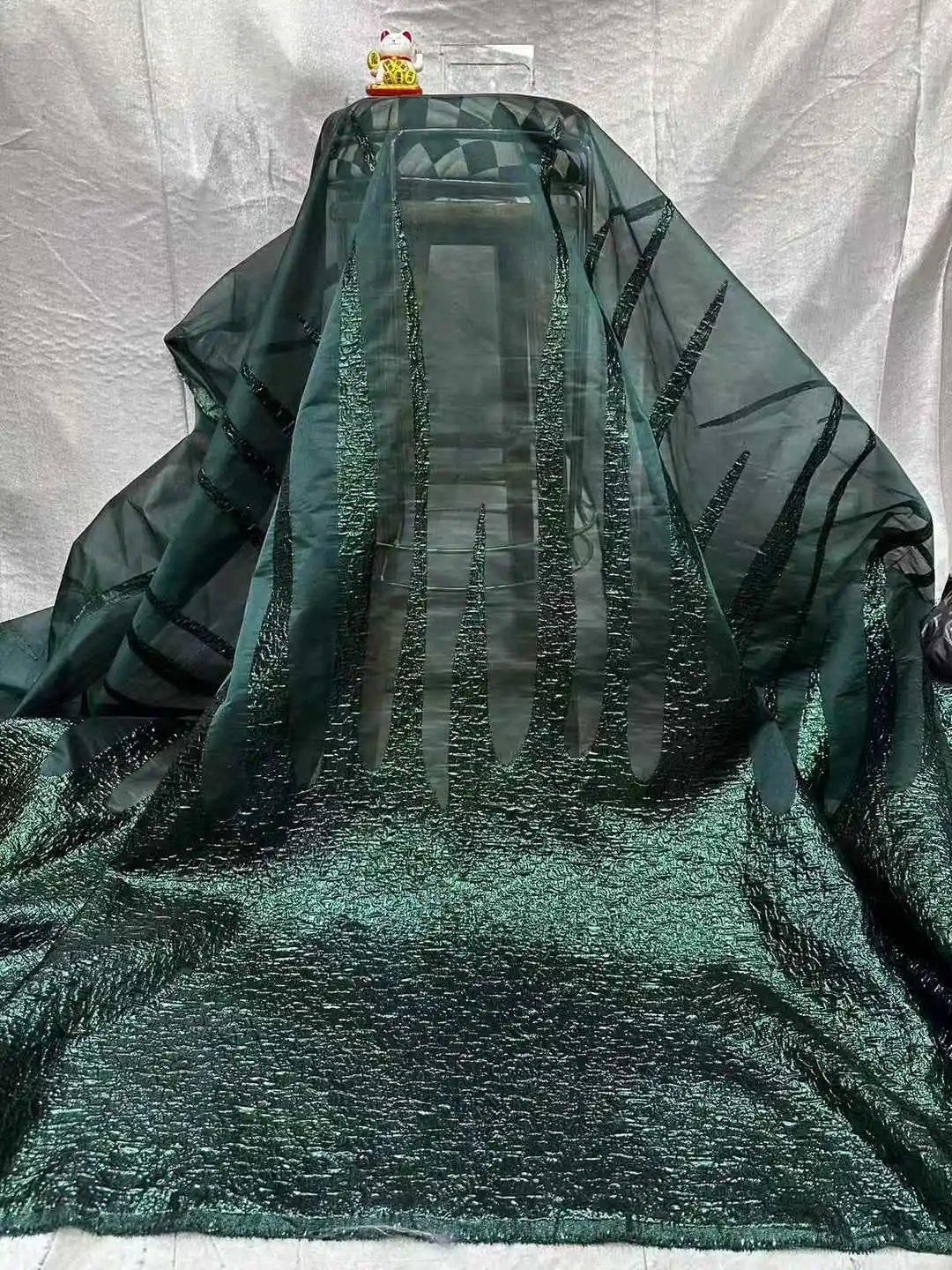 ผ้าผ้า Jacquard Stain สําหรับงานแต่งงานชุดเฟอร์นิเจอร์เบาะรูปแบบโลหะ Ripple และผ้าคุณภาพสูง