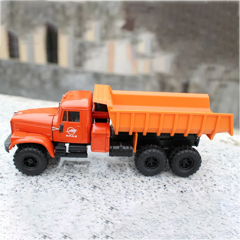 Die-cast 1:43 Scale KRAZ 255 Dump Truck Simulation Alloy Static