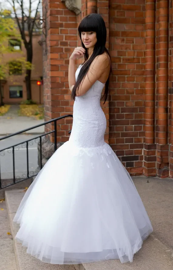 Vestido de novia de sirena de encaje con corsé y falda de tul Vestidos de novia elegantes hasta el suelo con escote en forma de corazón sin espalda blancos