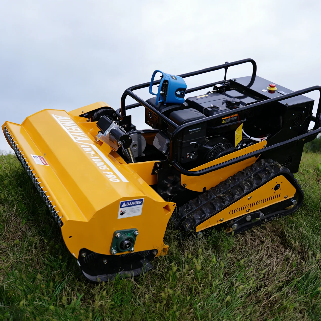 

Customized flail mower Hillside Lawn Mower Tracked Flail Mower CE Euro 5 Standard Efficient Grass Cutter for Slopes