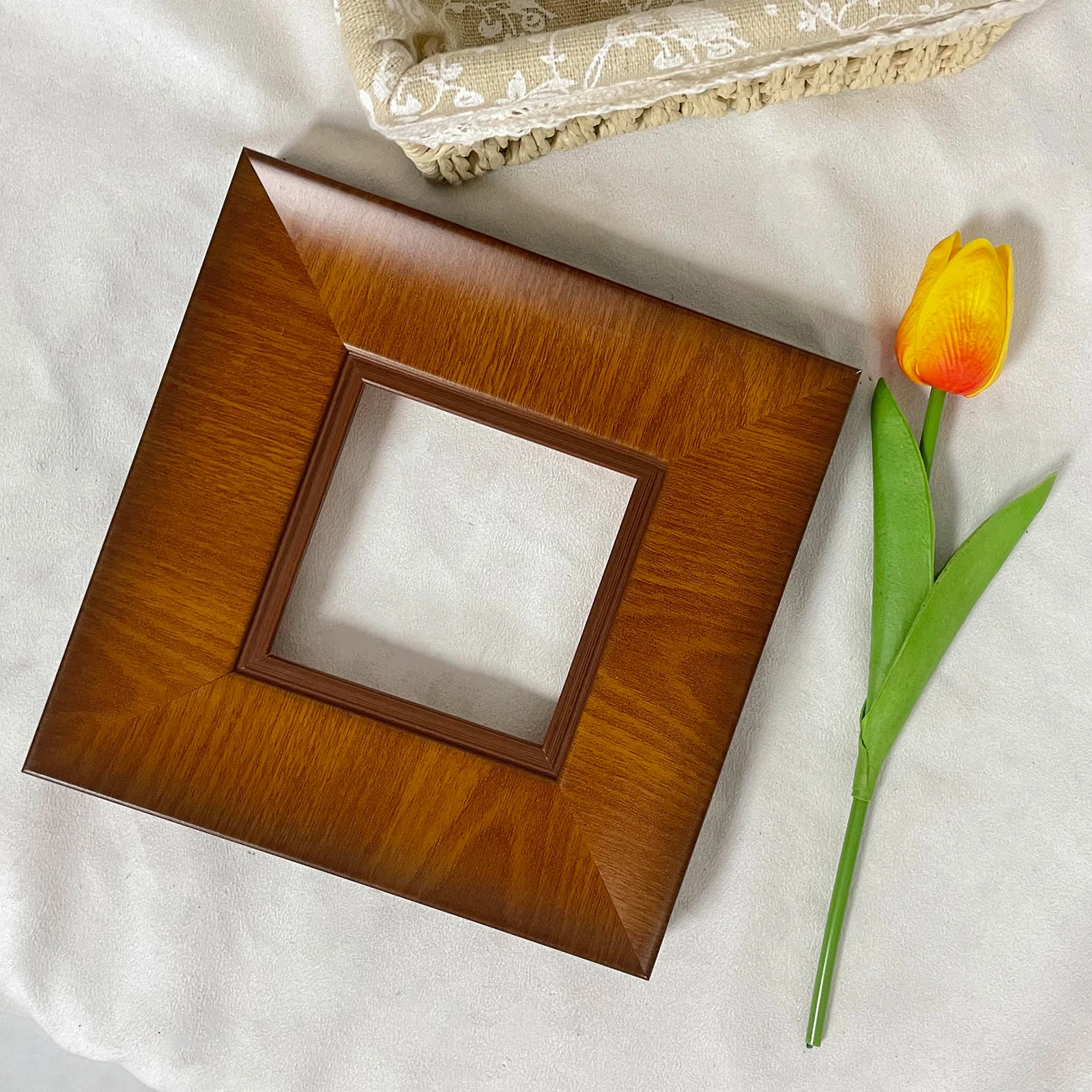 Hot Selling Solid Wood Photo Frames 31H*51.5Wmm Digital Printing Plexiglass Backboard Original Simple Classic Design for Wall