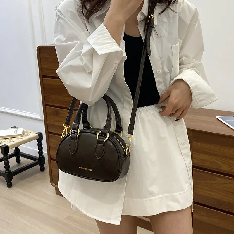 

Luxury Minimalist Crossbody Bag For Women Vintage Leather Tote With Unique Letter Logo Stylish Casual Commuter Design