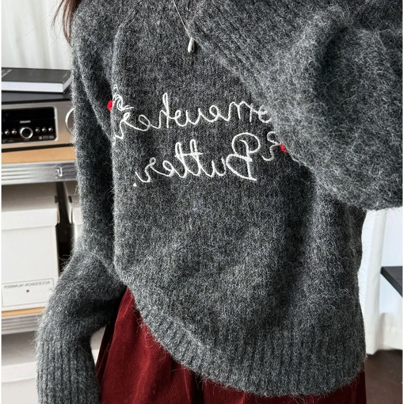 

2025 Winter Hot Selling New Soft Glutinous Wool Lazy Style Letter Sweater for Women