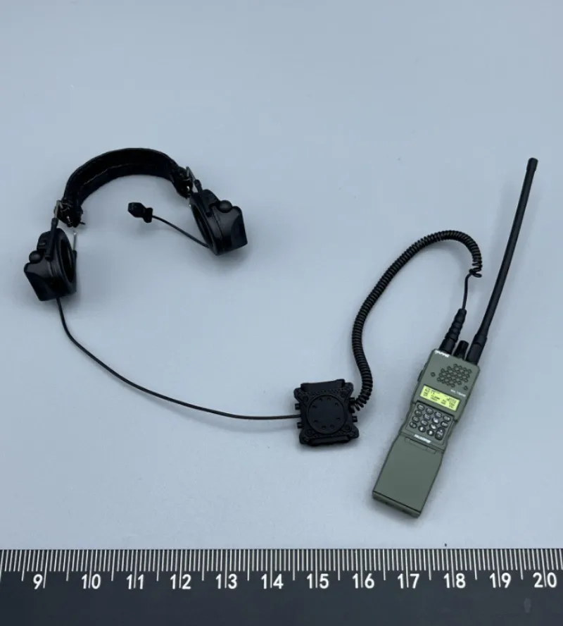 

KS21001 KSTOYS 1/6 Soldier Night Battle Ghost Doomsday Radio &Headphones Model