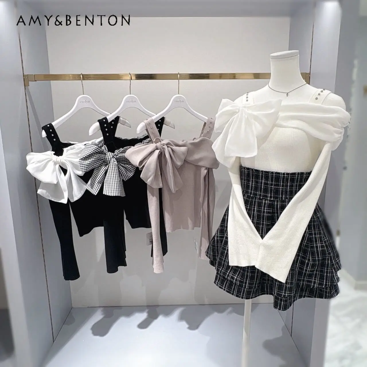 

Autumn Winter Sweet Elegant Ribbon Bow Color Block Rhinestone Off-Shoulder Knitted Top Japanese Cute Slim Short Versatile Tops