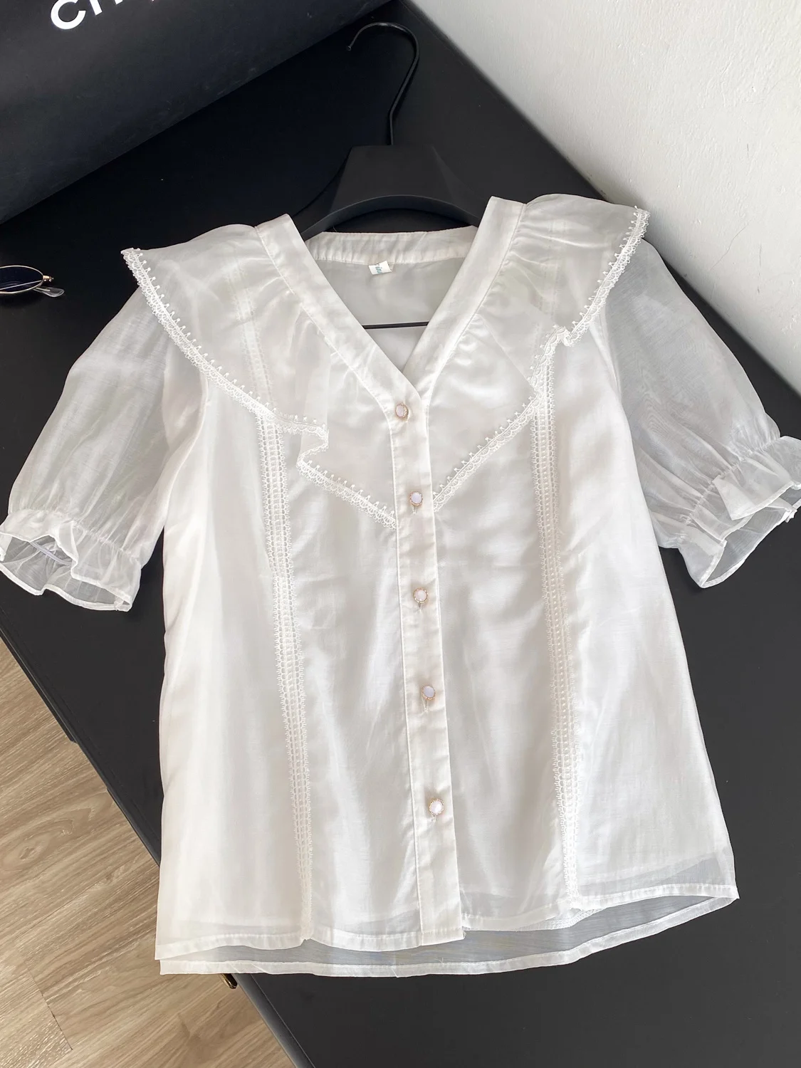 

Korean Style White V-Neck Lace Trim Bubble Sleeve Shirt Women Summer Commute Style Mesh Upper Body Elegant Lady Wind Blouse