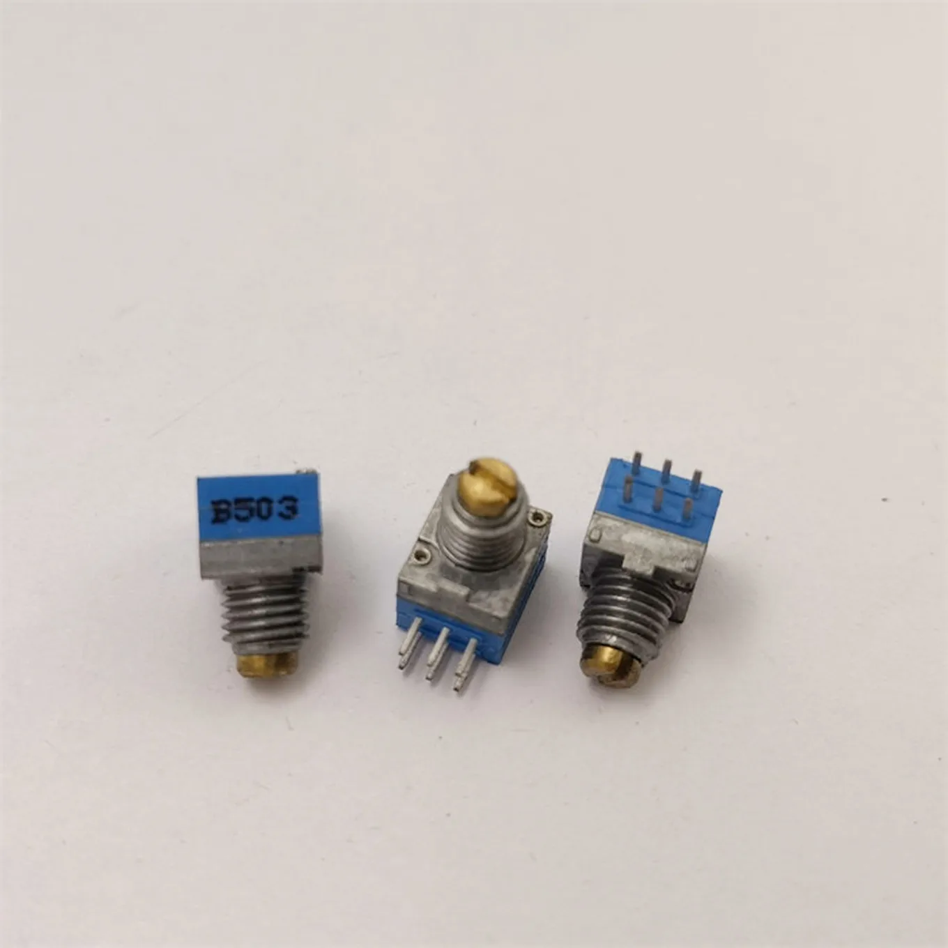 Original new 100% 08 Type dual potentiometer B50K B503 handle with thread length 7MM*3.15mm (SWITCH)
