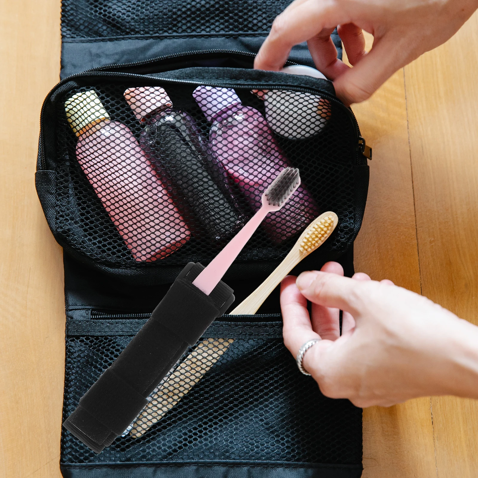 فرشاة أسنان عالمية بحزام اليد للمرضى المسنين، تصميم الكفة التكيفي، فرشاة أسنان للمعاقين، مقبض مريح للاستخدام اليومي