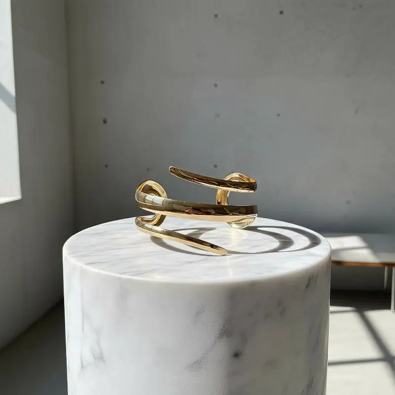 Women Fashion Bracelet Ring 2Pcs Set Wide Face Geometric Lines Hollow Design Temperament Jewelry for Night Out